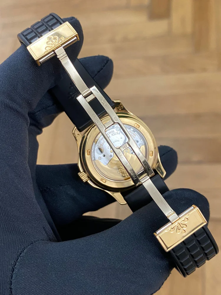 Patek Philippe Aquanaut + Extract from the Archives 2000